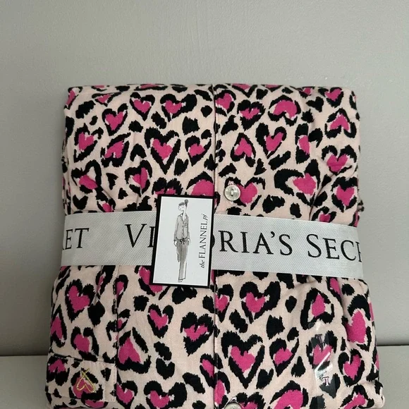 NWT Victoria's Secret Pink and Black Leopard Heart Pajama Set - Picture 3 of 6